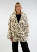 Moteriški leopardo rašto kailiniai